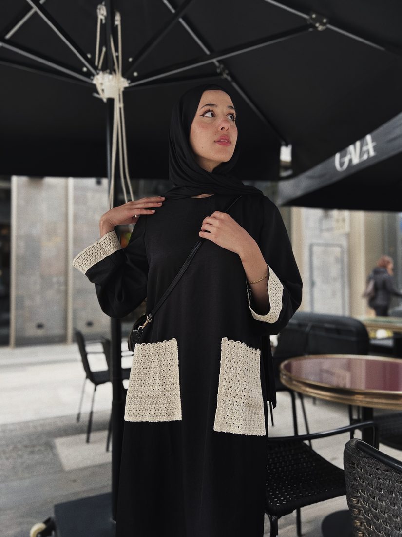 Pocket Abaya in Black / Lace, view 2