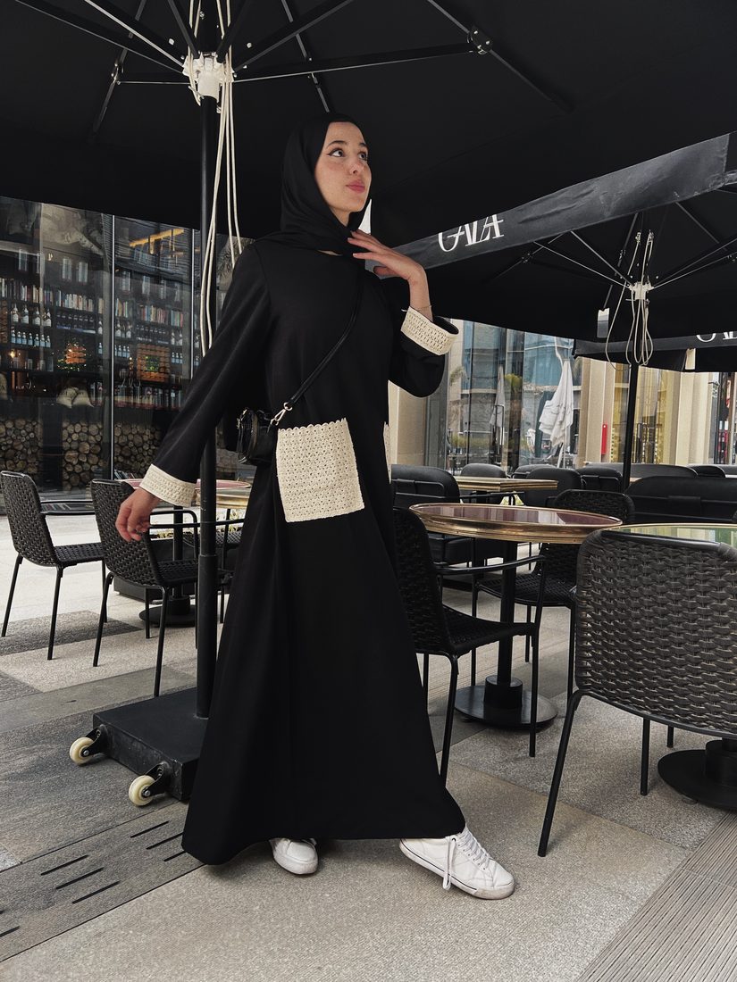 Pocket Abaya in Black / Lace, view 3