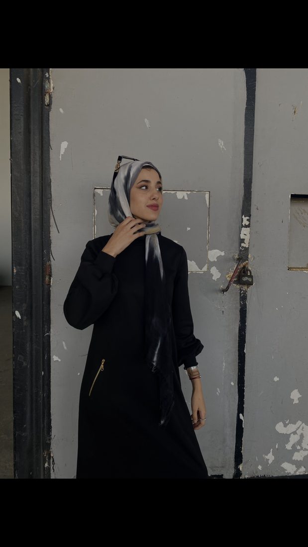 Zip Abaya in Black / Ivory, view 2